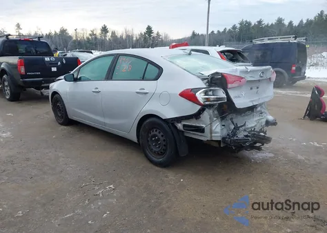 2017 Kia Forte Lx z USA, uszkodzony, nr VIN 3KPFL4A77HE032211